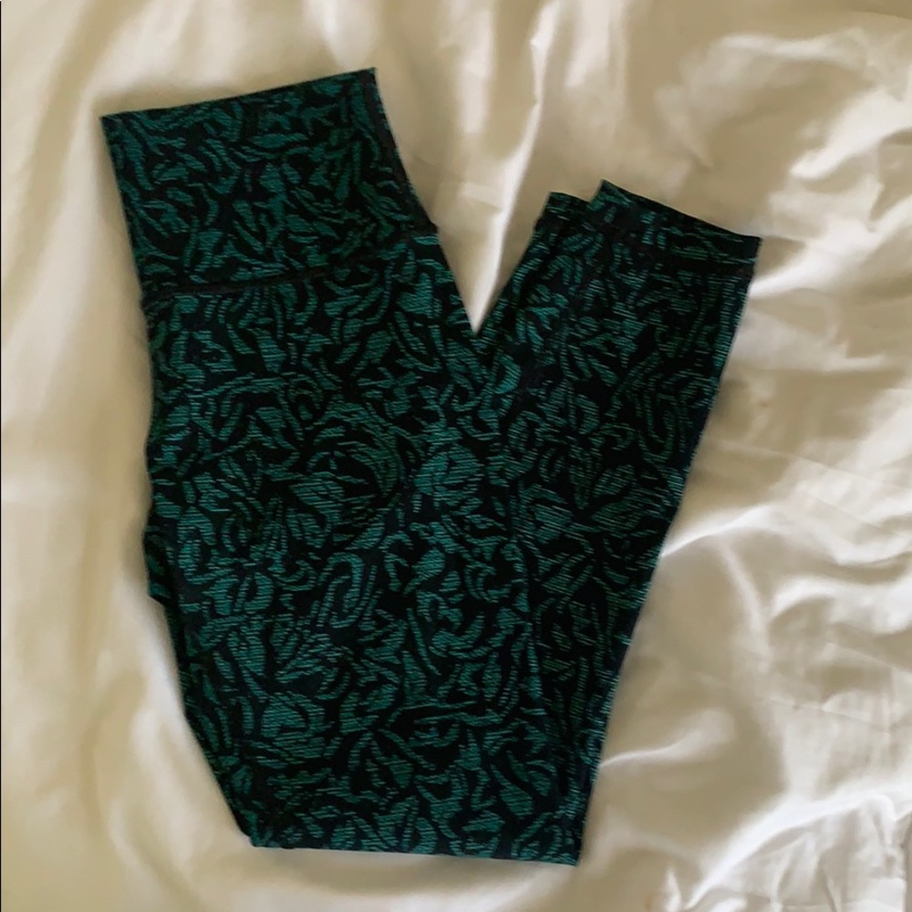 Lululemon high waisted 7/8 wunderunder leggings - Picture 2 of 3